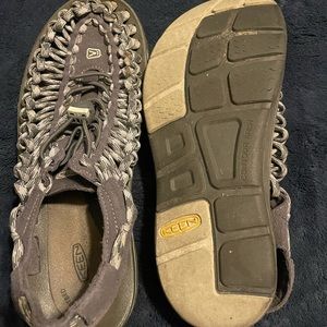Keen uneek sandals